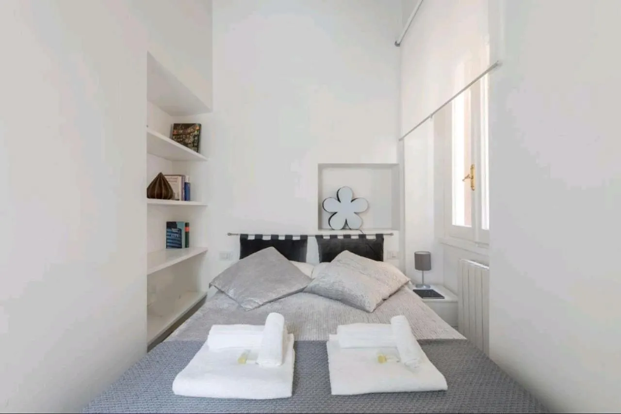 Spanish Modern Apartament Roma Italia
